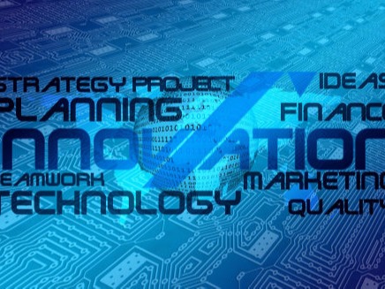 Innovation Schrif auf blauem Hintergrund